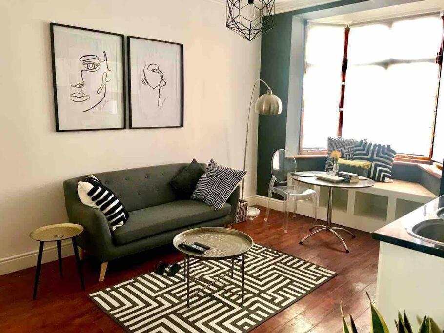 1-Bedroom Sea Point Gem - Perfect Location! Cidade Do Cabo Exterior foto