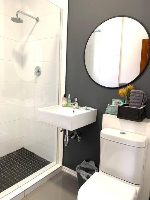 1-Bedroom Sea Point Gem - Perfect Location! Cidade Do Cabo Exterior foto