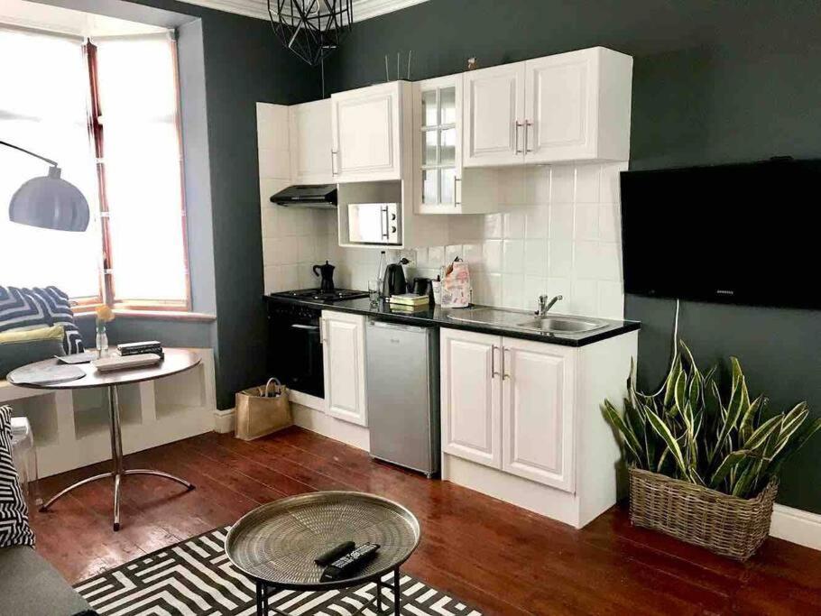 1-Bedroom Sea Point Gem - Perfect Location! Cidade Do Cabo Exterior foto