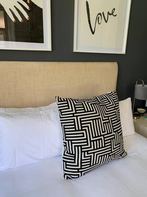 1-Bedroom Sea Point Gem - Perfect Location! Cidade Do Cabo Exterior foto